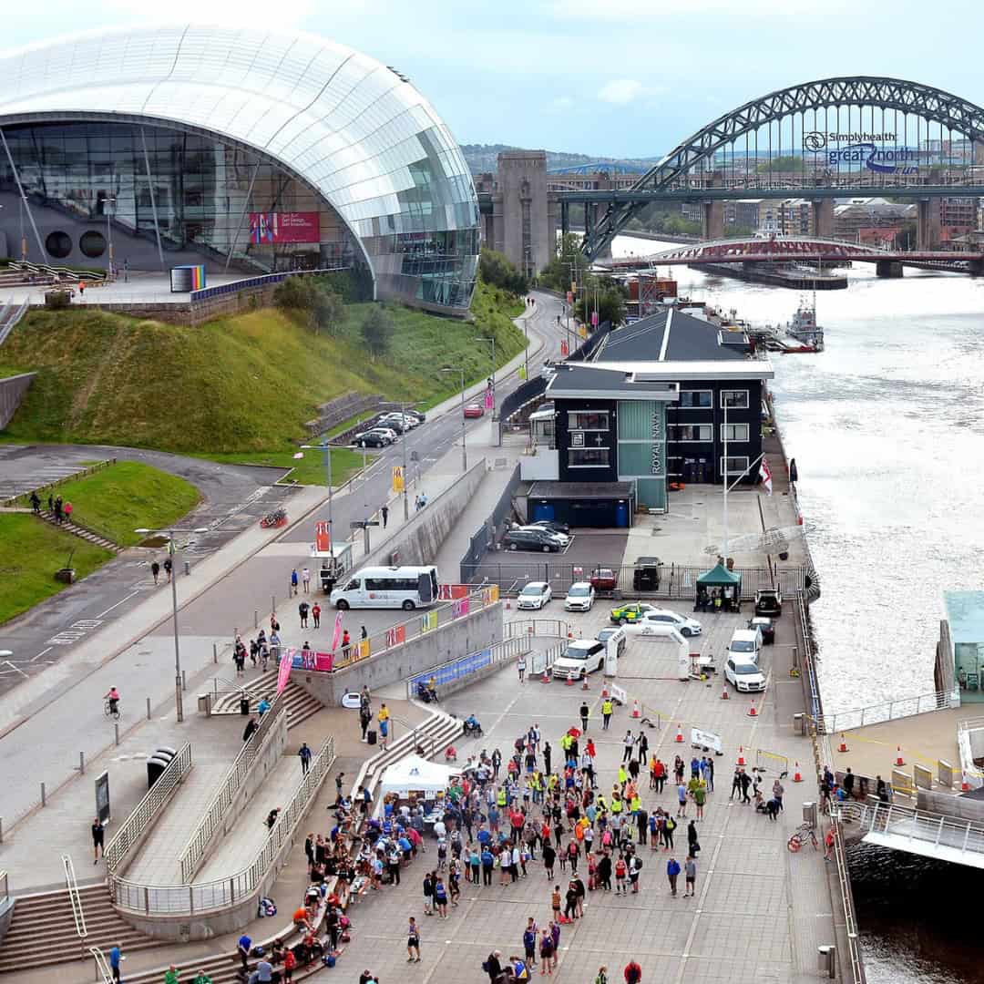 Photo of Gatehead with people get ready to run